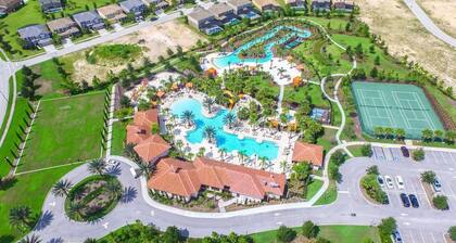 Spacious 5-bedroom Villa With Private Pool in Davenport