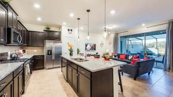 Townhouse, Beberapa Tempat Tidur, akses ke kolam renang, pemandangan kolam renang (SOL101-4655-5-GP) | Dapur pribadi