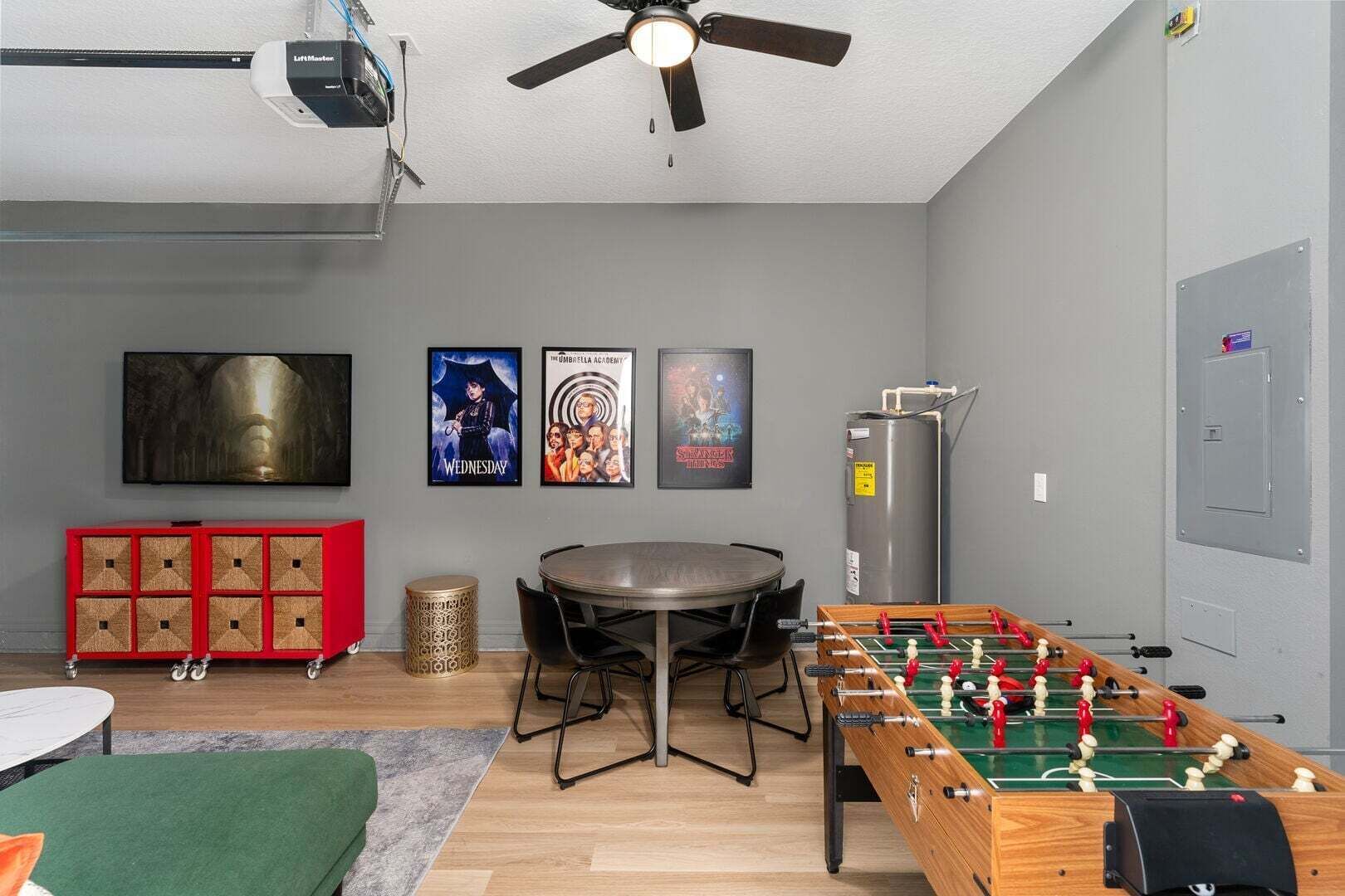 House, Multiple Beds, Pool Access, Pool View (EVE104-1605-3-G) | Games room