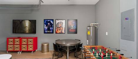 House, Multiple Beds, Pool Access, Pool View (EVE104-1605-3-G) | Games room