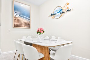 Townhome, Multiple Beds, Pool Access, Pool View (PG102-10472-5-P) | Dining