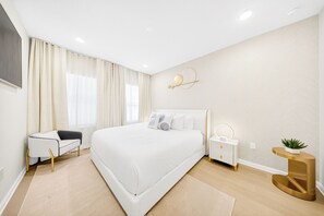 Townhome, Multiple Beds, Pool Access, Pool View (PG102-10472-5-P)