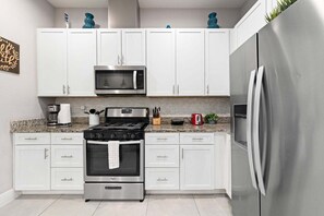 Townhome, Multiple Beds, Pool Access, Garden View (SMV158-7591-3-G) | Private kitchen - Townhouse 4 Bedrooms 5 Min to Disney! (Kissimmee)
