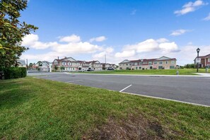 Property grounds - Townhouse 4 Bedrooms 5 Min to Disney! (Kissimmee)