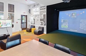 Maison mitoyenne, plusieurs lits, accĂšs piscine, vue piscine (SLA103-2162-5-GP) | Salle de jeux