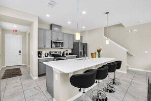 Townhome, Multiple Beds, Pool Access, Pool View (CB102-5134-4-GS) | Private kitchen