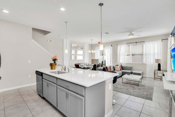 Townhome, Multiple Beds, Pool Access, Pool View (CB102-5134-4-GS) | Interior