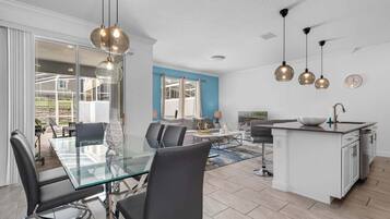 Townhome, Multiple Beds, Pool Access, Pool View (CHG109-1082-4-GP) | Interior