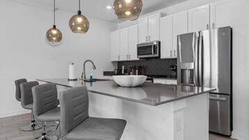 Townhome, Multiple Beds, Pool Access, Pool View (CHG109-1082-4-GP) | Private kitchen
