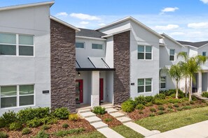 Exterior - Townhome 4 BR Free Access to Amazing Resort! (Davenport)