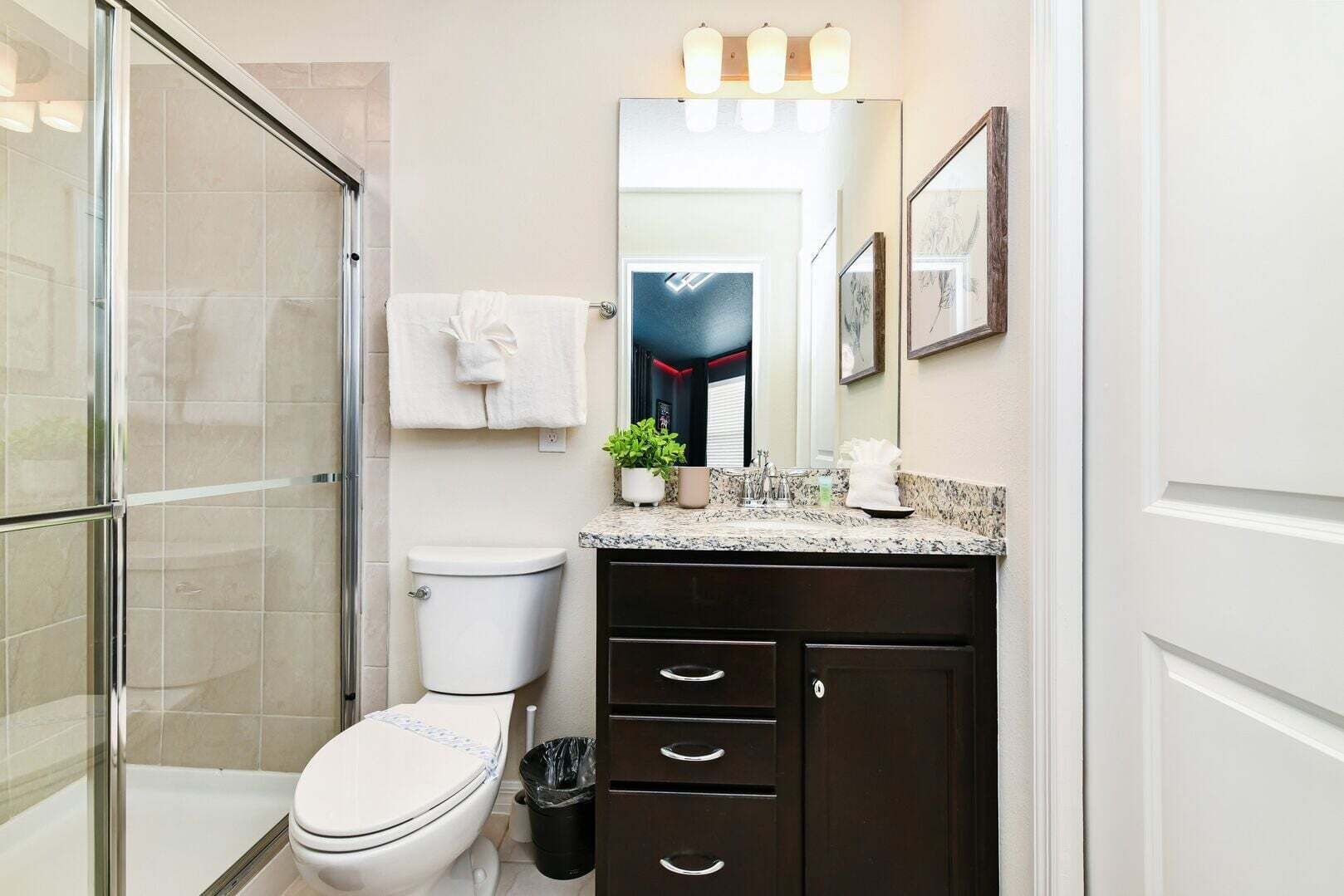 House, Multiple Beds, Pool Access, Pool View (WI106-3373-5-GP) | Bathroom