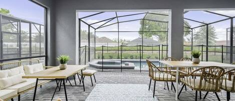 House, Multiple Beds, Pool Access, Pool View (WI110-3913-7-P) | Dining