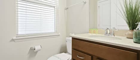 Ferienhaus, Mehrere Betten, Poolzugang, Poolblick (WI110-3913-7-P) | Badezimmer
