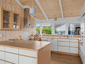 Fridge, microwave, dishwasher, cookware/dishes/utensils - "Imelda" - 75m from the sea by Interhome (Ebberup)