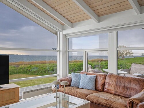 "Imelda" - 75m from the sea by Interhome
