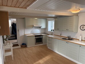 Fridge, microwave, dishwasher, cookware/dishes/utensils - "Jorek" - 700m from the sea by Interhome (Lemvig)