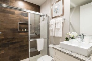 Townhouse, Beberapa Tempat Tidur, akses ke kolam renang, pemandangan kebun (SMV134-7524-4) | Kamar mandi
