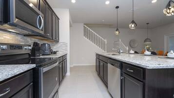 Townhome, Multiple Beds, Pool Access, Pool View (WI103-4178-5-GP) | Private kitchen