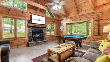 Smart TV, fireplace