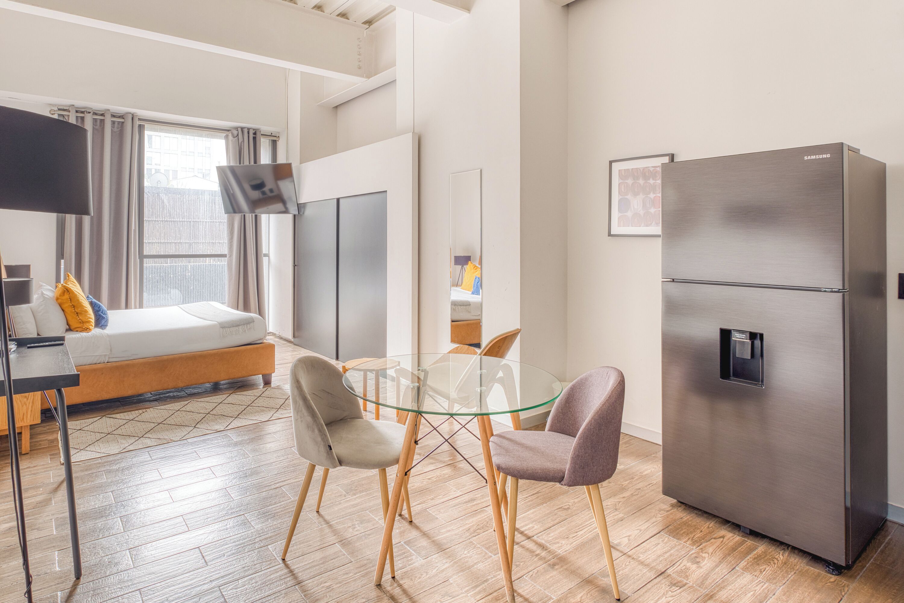 Luxury Studio Suite | Laptop workspace, free WiFi