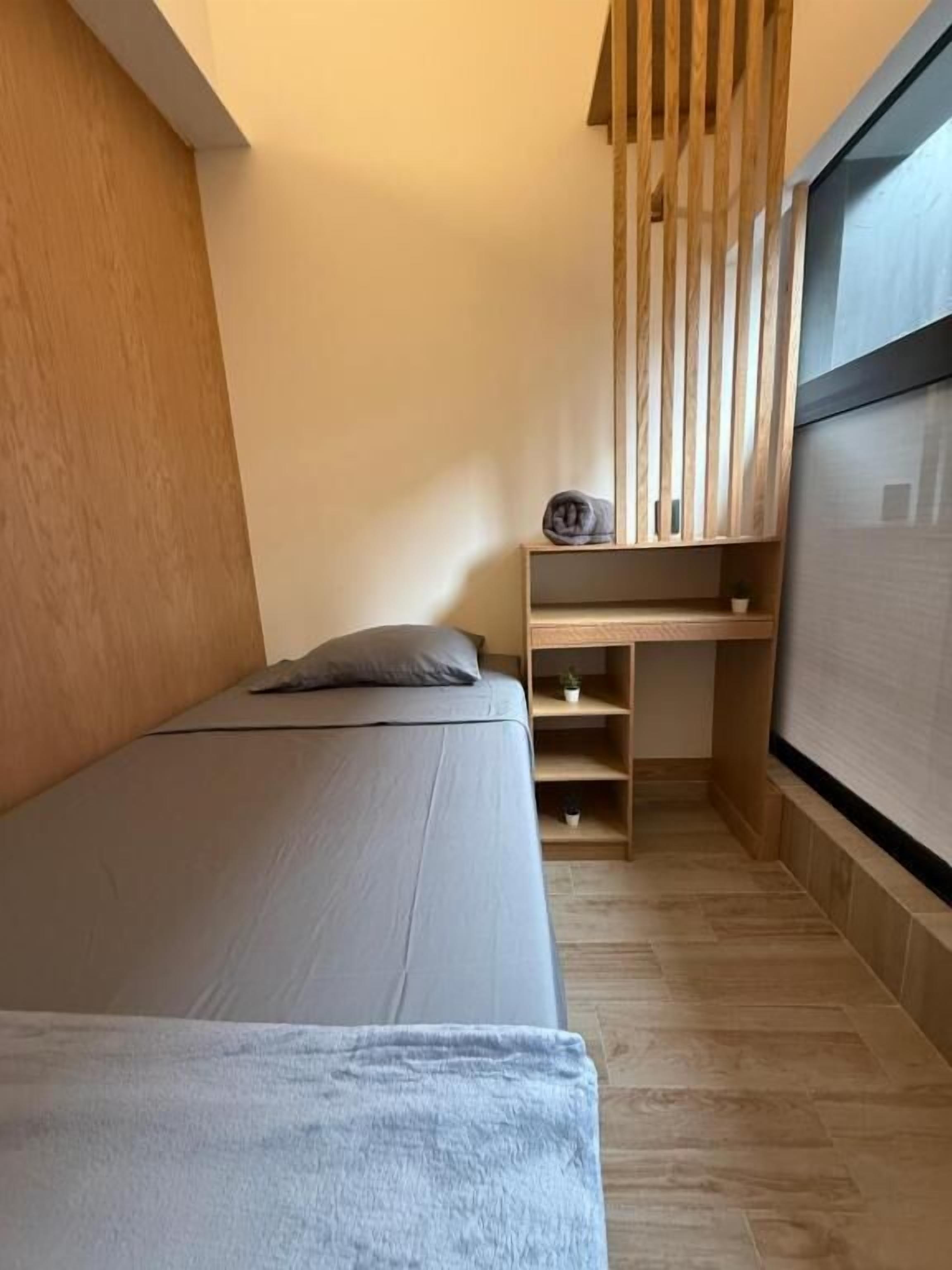 Single Room, Shared Bathroom | Laptop workspace, free WiFi
