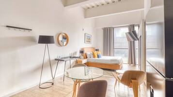 Luxe studio suite | Een laptopwerkplek, gratis wifi