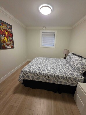 Room - Enjoy Spacious 3BED Retreat & Experience the Top-Rated North Shore Lifestyle. (North Vancouver)