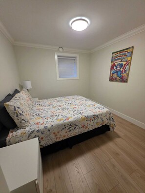 Room - Enjoy Spacious 3BED Retreat & Experience the Top-Rated North Shore Lifestyle. (North Vancouver)