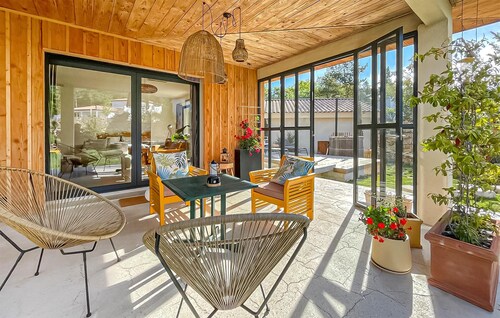 3 bedroom gorgeous home in Plan d'Aups-Sainte-Bau
