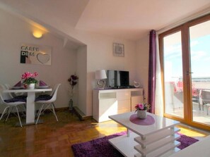 Dining - Vista 3 in Porec mit Meerblick by Interhome (Dracevac)