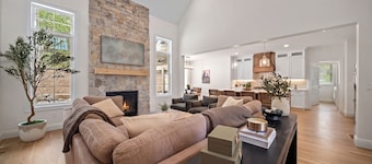 Luxury Golf & Ski Retreat - Owl's Nest
