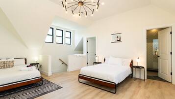 Desk, iron/ironing board, WiFi, bed sheets