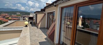 Apartment Sleeps 6 with Parking