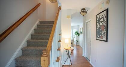 Enjoyable 3-bedroom house with great yard in charming South Durham