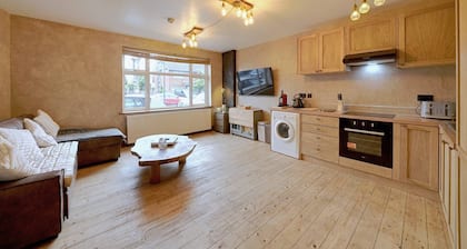 Charming Burnt Oak Retreat