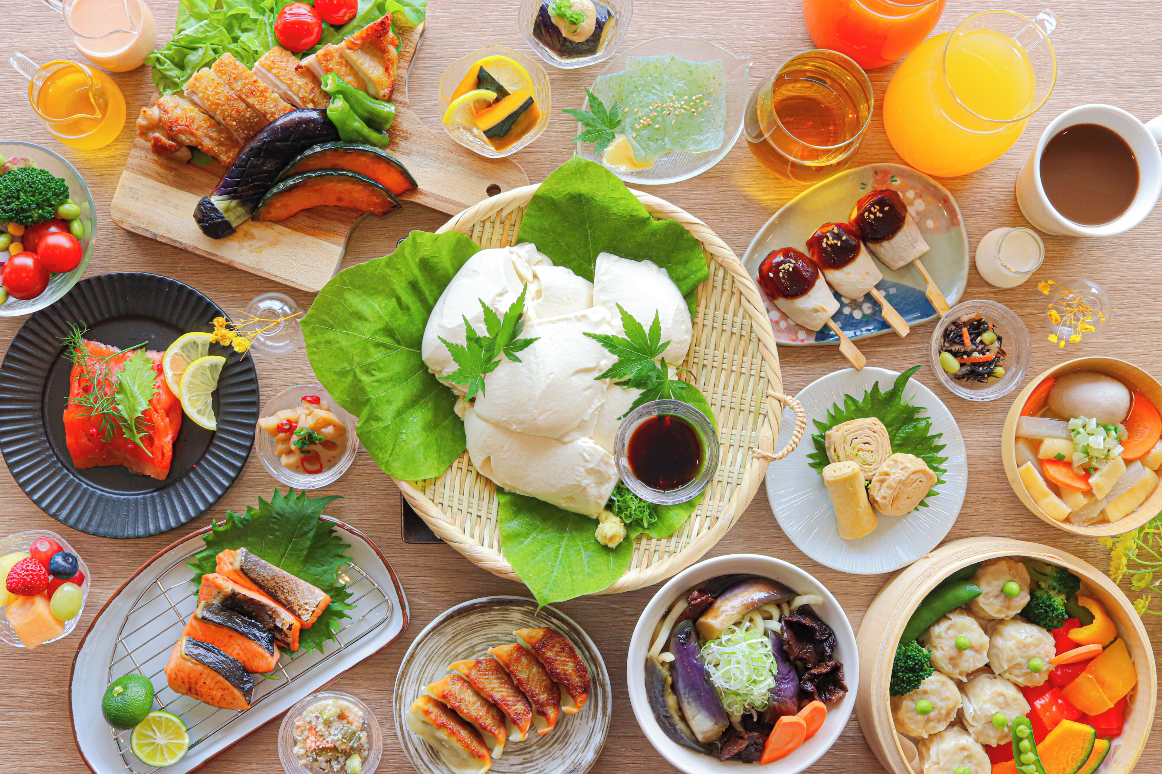 朝食 (ビュッフェ)、毎日提供 (有料)