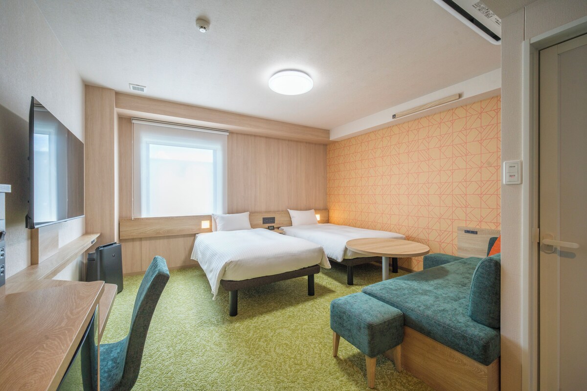 Down duvets, free WiFi, bed sheets