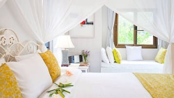 Villa, piscina privada | Escritorio, cortinas opacas, wifi gratis