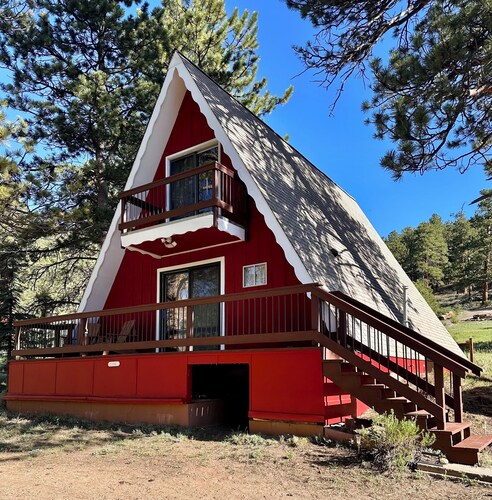 Cozy A-Frame!  2 Bedroom 1 Bath Close to YMCA and RMNP- Dogs OK!