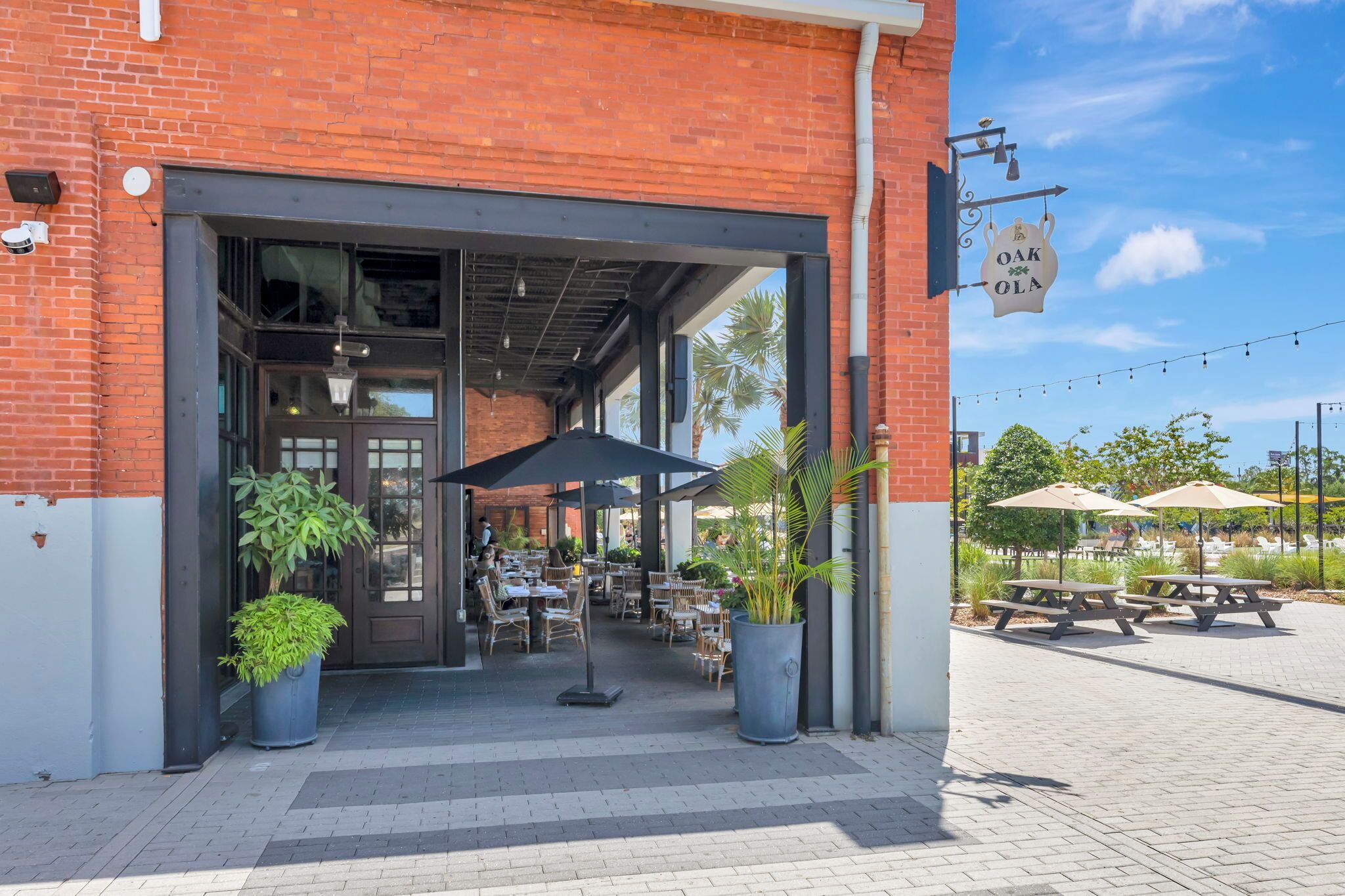 Outdoor dining