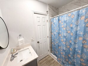 Bathroom - Coastal 2BR Escape Near Beach, Cruise Port & Nightlife (Fort Lauderdale)
