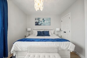 3 chambres, fer et planche à repasser, Wi-Fi, draps fournis