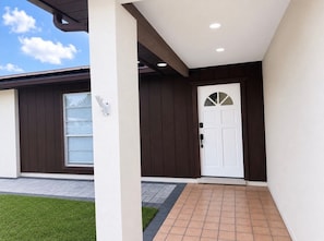 Exterior detail - Luxury Stay in the Heart of Tampa Bay (Tampa)