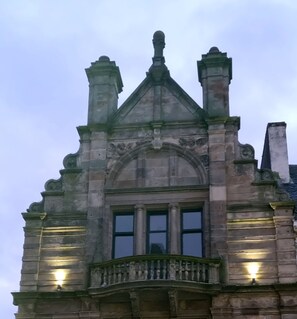 House, Smoking | 1 bedroom - Contractor Friendly 1-bed Ensuite Ayr Town Centre KA7 (Ayr)