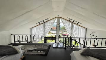 Family Suite | Minibar, desk, free WiFi, bed sheets