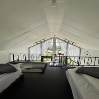 Family Suite | Minibar, desk, free WiFi, bed sheets
