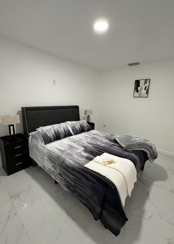 Room - Vrbo Property (Tampa)