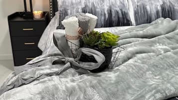 2 bedrooms, iron/ironing board, WiFi (free), bed sheets
