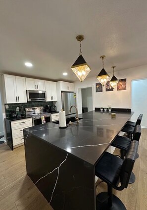 Private kitchen - Vrbo Property (Tampa)
