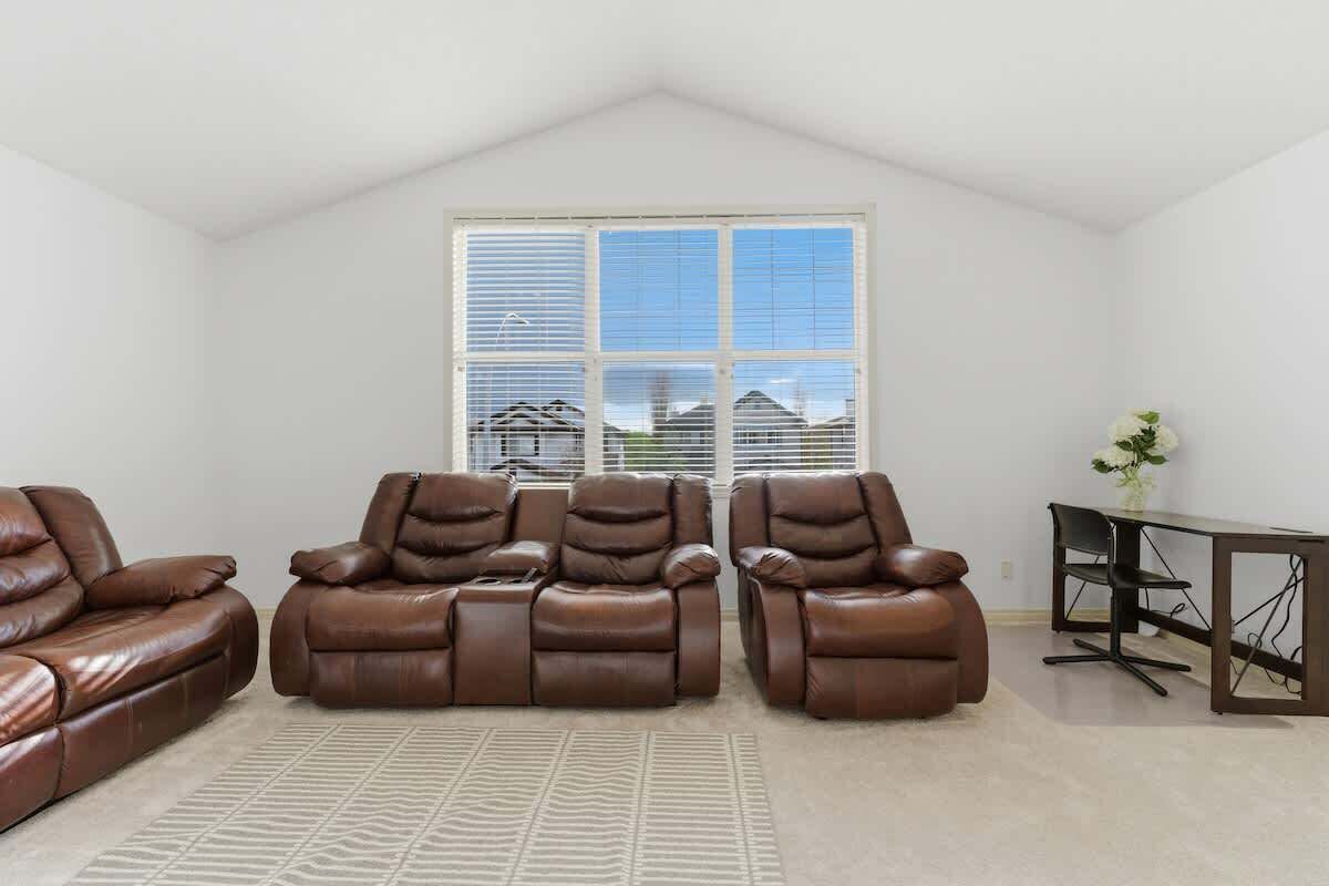 TV, fireplace, offices